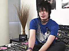 Alex Phoenix may be British but his overall look screams Japanese, and what a look he has gay guys jerking their cocks at Homo EMO!