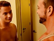Cute gays sex with big cock picture and pics of men fucking cows at Bang Me Sugar Daddy